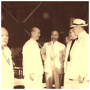 Spain's representative to the ROC(right) congratulates Mo Te-hui(second from left) on his inauguration as president of the Examination Yuan.(September 1954)